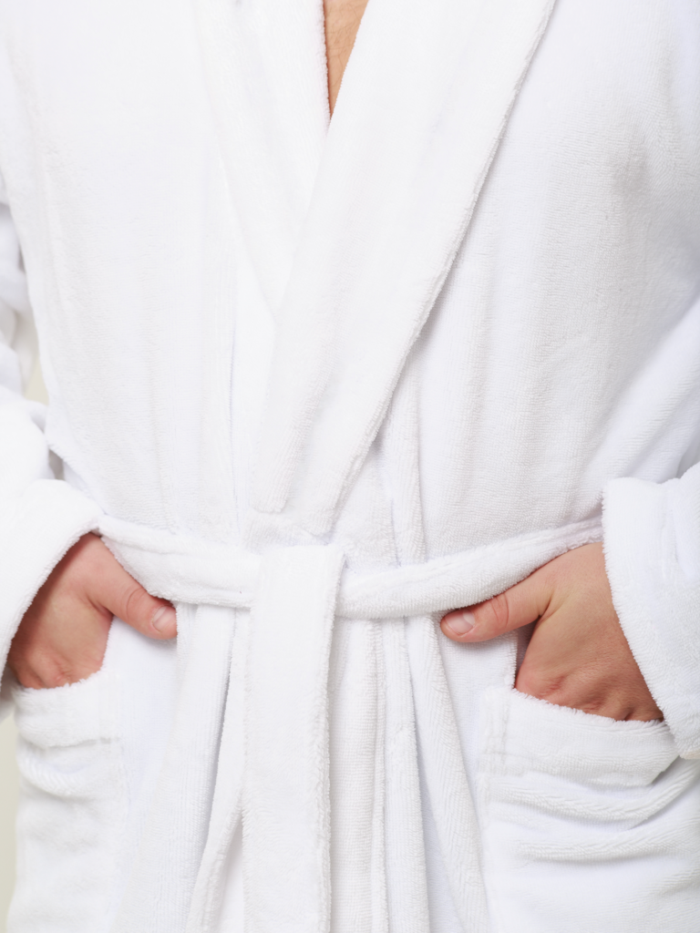Мужской халат без капюшона Luciano категории «Премиум Турция» с именной вышивкой (Белый)